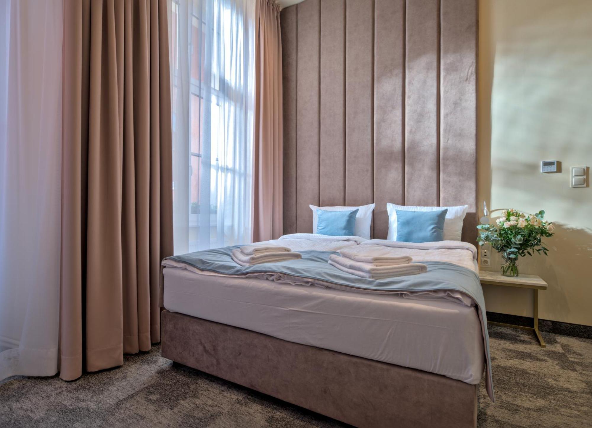 Oysters & Bubbles Gastro Rooms Rynek Square — Photos 2